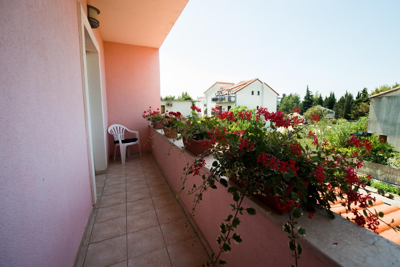 Bed And Breakfast Helena Kaštela Exterior foto